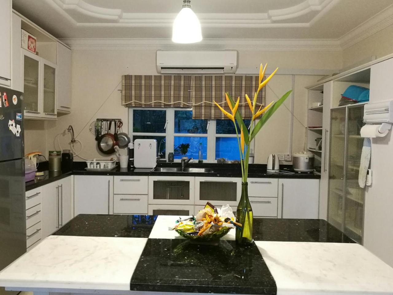 Guesthouse Dragon Place ไทปิง ภายนอก รูปภาพ